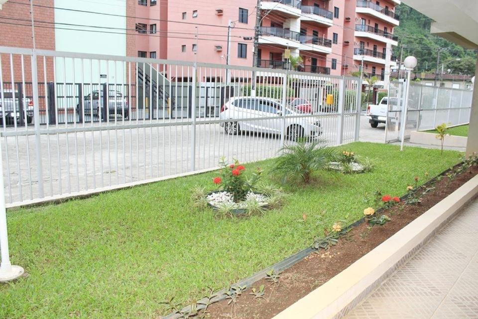 Otimo Apartamento Em Ubatuba A 50 Mts Da Praia Apartment Ngoại thất bức ảnh